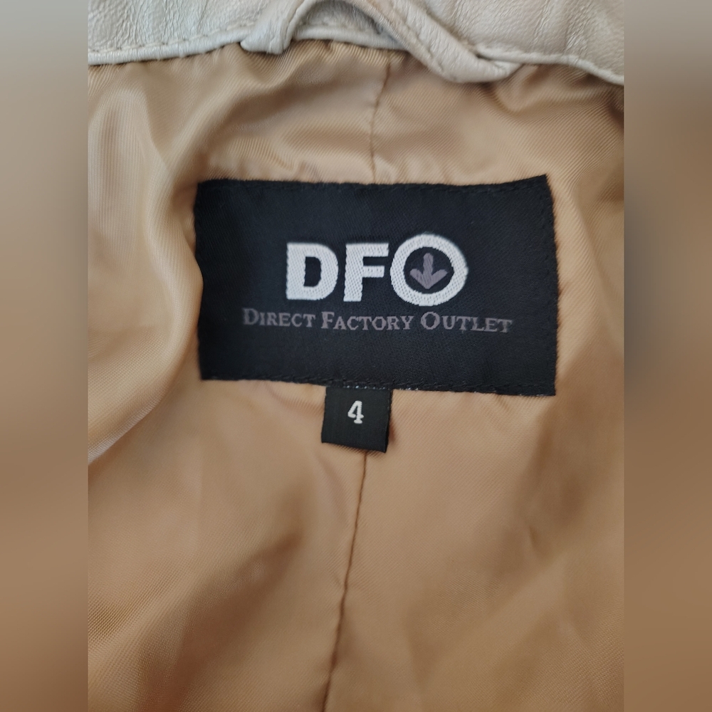 Women’s Genuine Leather Coat – DFO (Direct Factory Outlet) – Size 4 - Picture 3 of 6